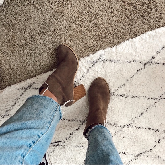 Urban Outfitters wood block suede ankle booties - Picture 1 of 8